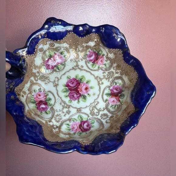 Nippon Vintage lobed Dish ✨ - Picture 2 of 10